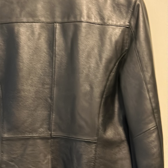 Woman leather jacket. Size small. - Picture 5 of 7